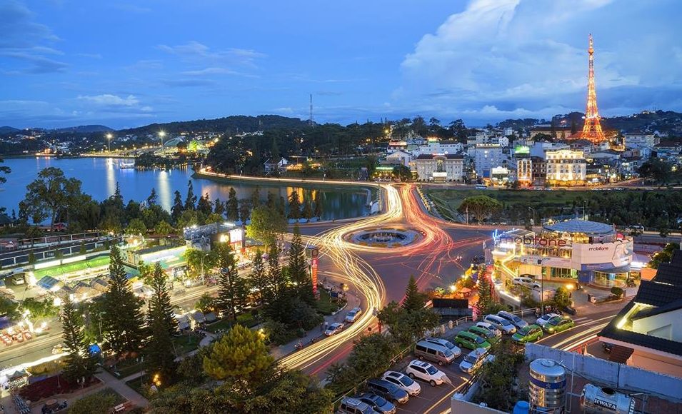 Saigon Motorbike Tour to Hue via Mui Ne, Da Lat, Pleiku, Hoi An: Bao Loc motorbike tour to Dalat