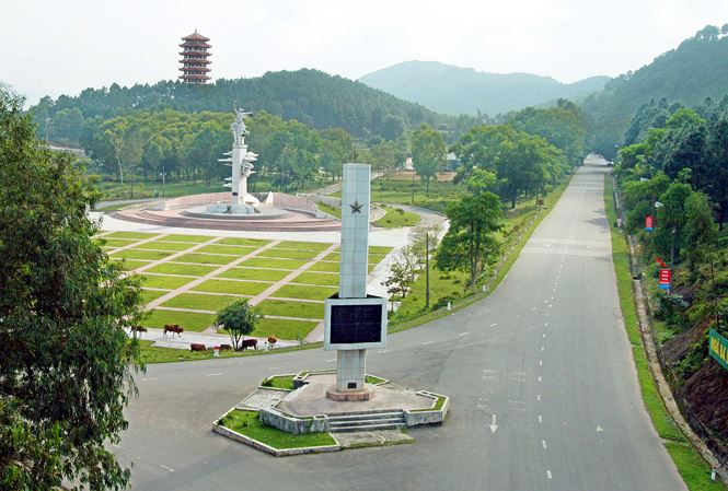 Vietnam Motorcycle Tour from Hanoi to Saigon on Ho Chi Minh Trail : Hanoi Motorbike Tours to Mai Chau Vietnam Motorcycle Tour from Hanoi to Saigon on Ho Chi Minh Trail : Hanoi Motorbike Tours to Mai Chau