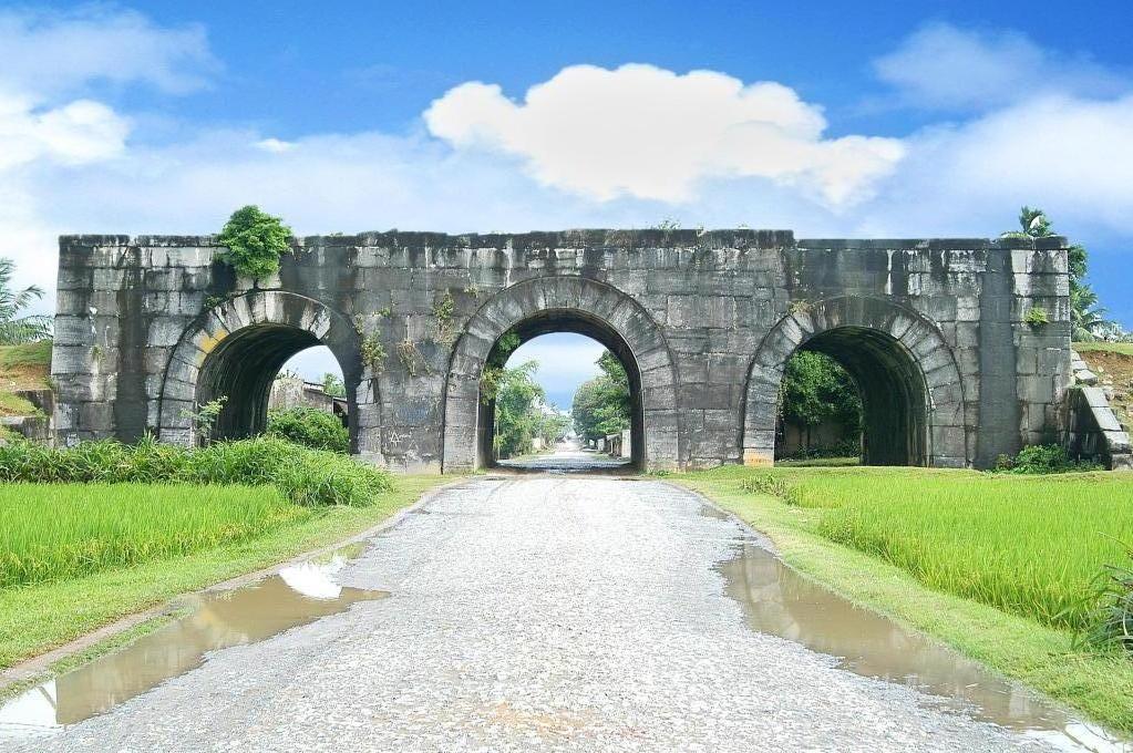 Hoi An Motorbike Tour to Hanoi via DMZ on Ho Chi Minh Trail: Ninh Binh motorcycle tour to Hoa Binh Hoi An Motorbike Tour to Hanoi via Hue, Phong Nha, Thanh Hoa, Cuc Phuong