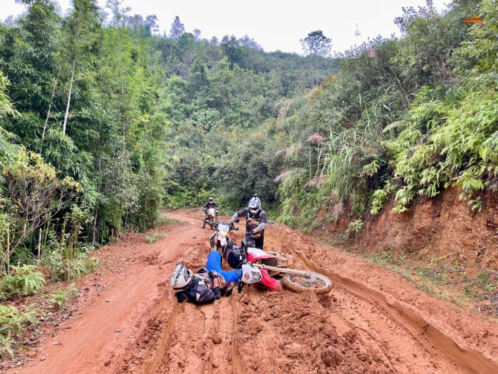 How to Ride Your Vietnam Motorbike Tour Safely? How to Ride Your Vietnam Motorbike Tour Safely?