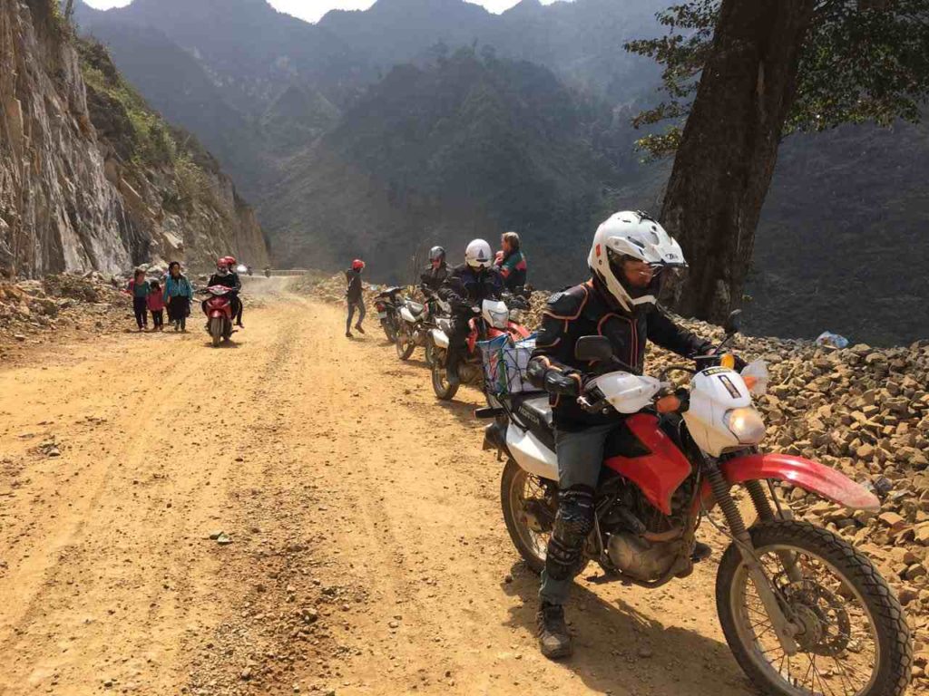 How to Get to Ngoc Chien in Muong La District, Son La Province from Hanoi? How to Get to Ngoc Chien in Muong La District, Son La Province from Hanoi?