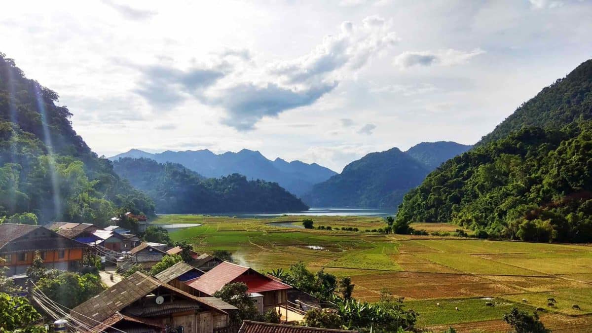 Vietnam Northern Motorbike Tour to Ha Giang via Ba Be, Cao Bang, Dong Van Vietnam Northern Motorbike Tour to Ha Giang via Ba Be, Cao Bang, Dong Van