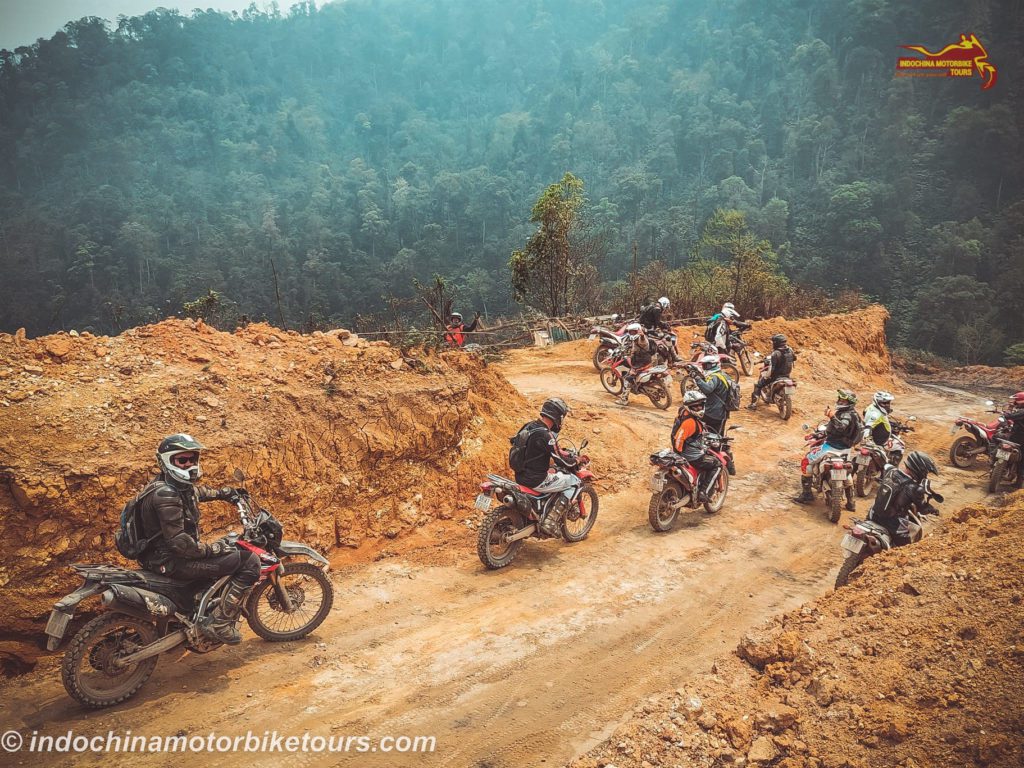 Mai Chau Dirty Motorcycle Tours to Phu Yen (Son La) Mai Chau Dirty Motorcycle Tours to Phu Yen (Son La)