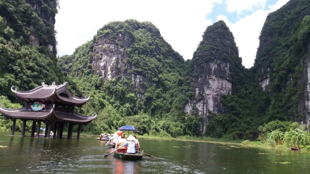 Hoi An Motorbike Tour to Hanoi via DMZ on Ho Chi Minh Trail: Thanh Hoa motorcycle tour to Tam Coc and Cuc Phuong Park in Ninh Binh Hoi An Motorbike Tour to Hanoi via Hue, Phong Nha, Thanh Hoa, Cuc Phuong