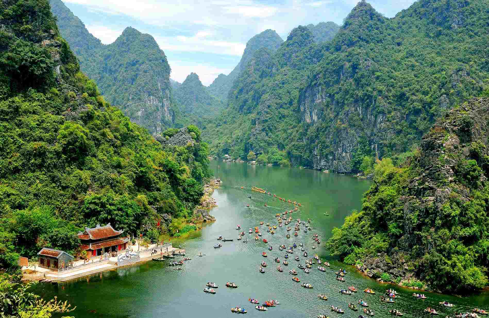 Hanoi Motorcycle Tour to Hoa Lu and Tam Coc for 1 Day Hanoi Motorcycle Tour to Hoa Lu and Tam Coc for 1 Day
