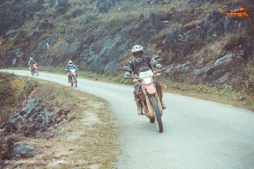 How to Ride Your Vietnam Motorbike Tour Safely? How to Ride Your Vietnam Motorbike Tour Safely?