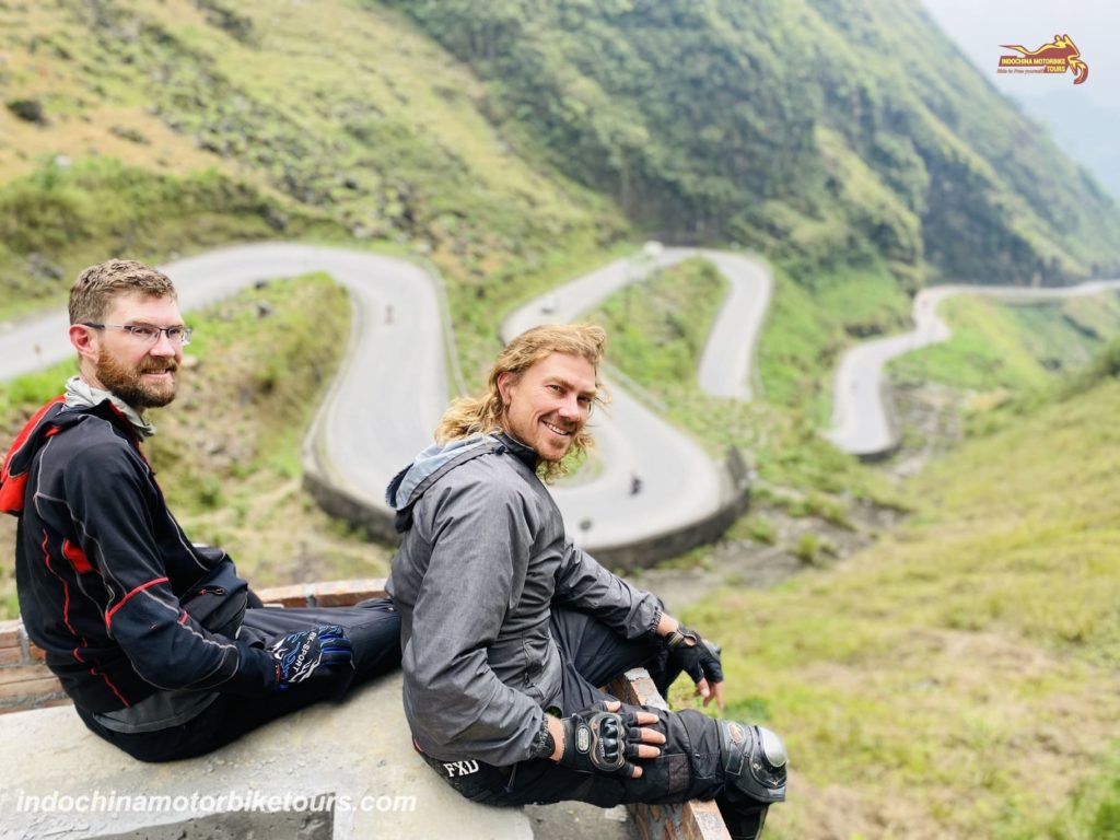 Tham Ma Pass - Ha Giang Motorcycle tour to Dong Van Northern Vietnam Offroad Motorbike Tour to Saigon