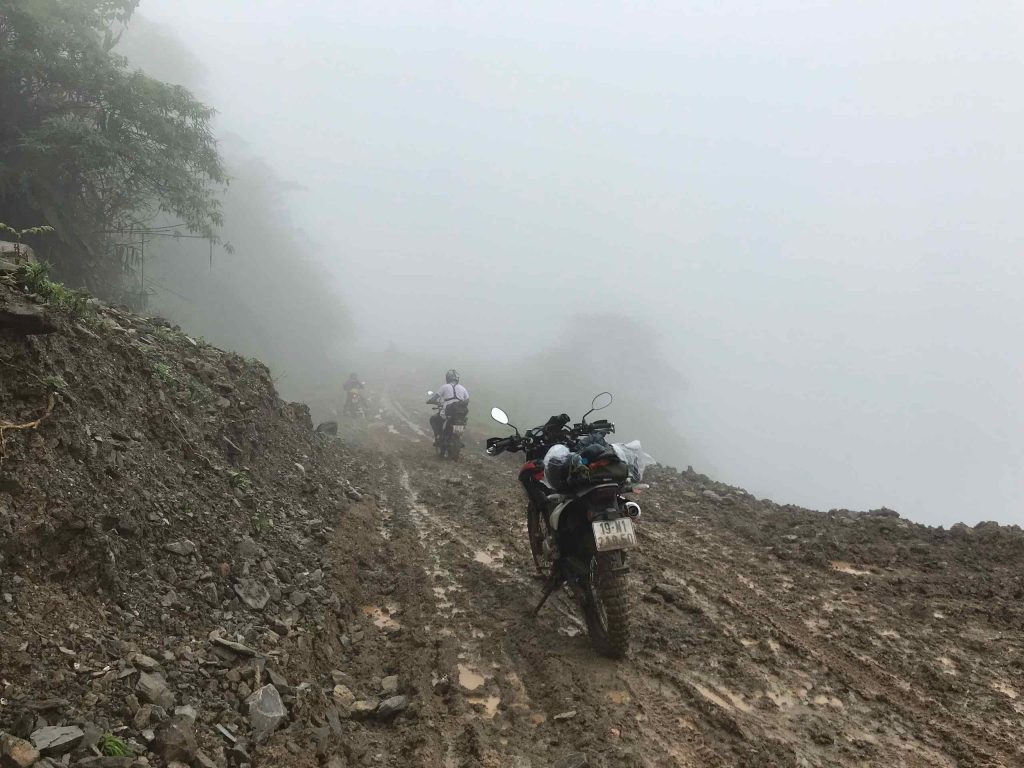 DONG VAN MOTORCYCLE TOURS TO BAO LAC DONG VAN MOTORCYCLE TOURS TO BAO LAC