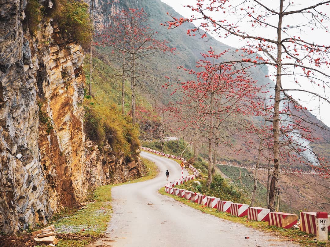 Hanoi Group Tour to Ha Giang by Motorbike and Overnight Bus Hanoi Group Tour to Ha Giang by Motorbike and Overnight Bus