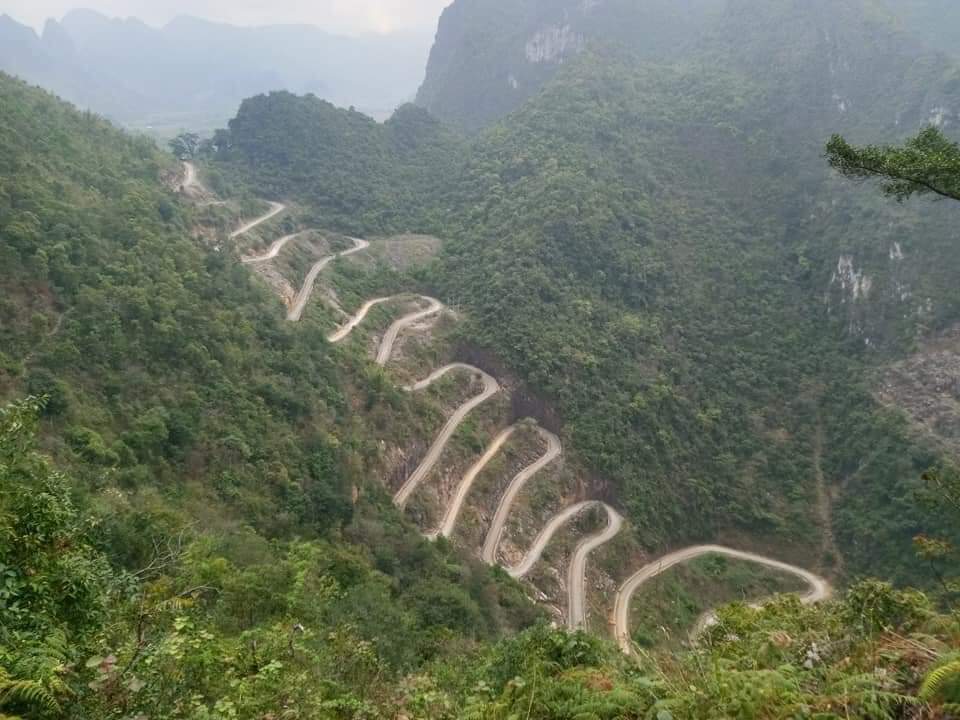 HA GIANG MOTORBIKE TOUR TO CAO BANG AND BA BE LAKE - 6 DAYS Ha Giang Motorbike Tour to Cao Bang and Ba Be Lake
