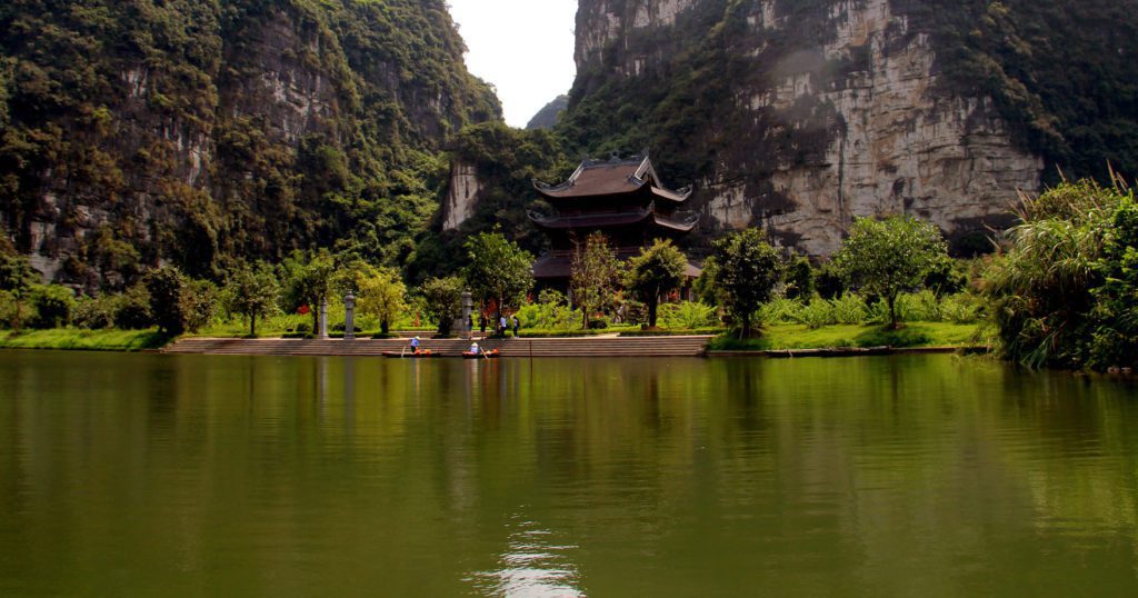 How to Plan a Vietnam Motorbike Tour For First-time Travelers How to Plan a Vietnam Motorbike Tour For First-time Travelers