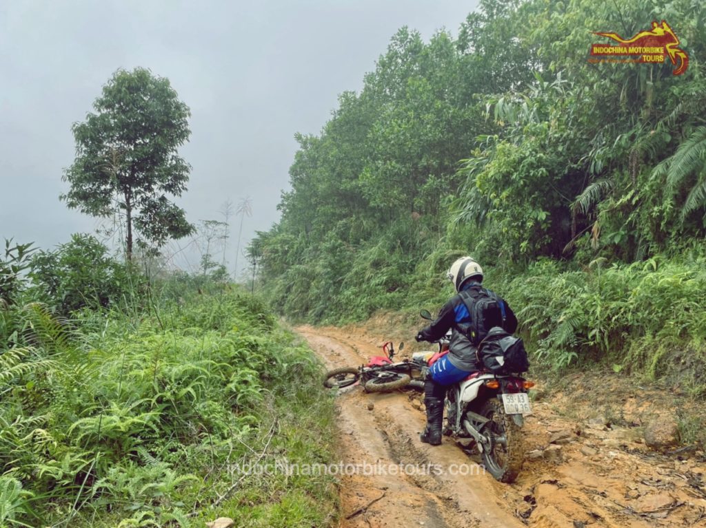 Ha Giang Group Motorbikes Loop Tour to Du Gia, Dong Van, Meo Vac hagiang group motorbike tour 2 Ha Giang Group Motorbikes Loop Tour to Du Gia, Dong Van, Meo Vac