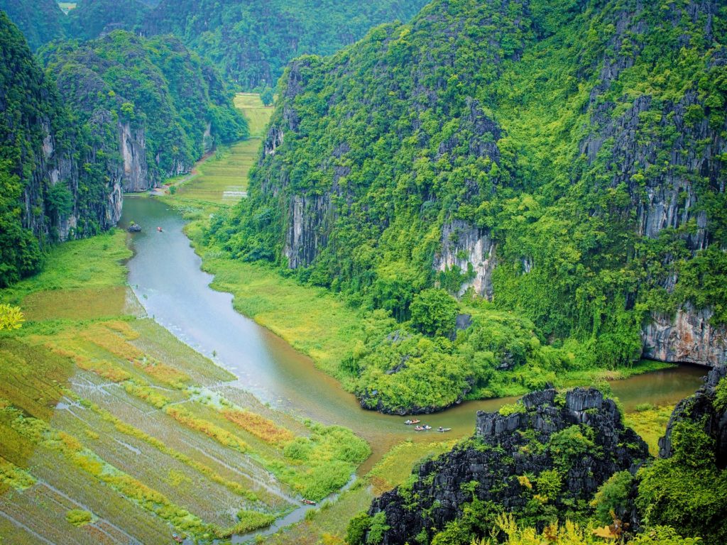 Top 6 Reasons to do a loop motorbike tour from Hanoi to Halong Bay then Ninh Binh Top 6 Reasons to do a loop motorbike tour from Hanoi to Halong Bay then Ninh Binh
