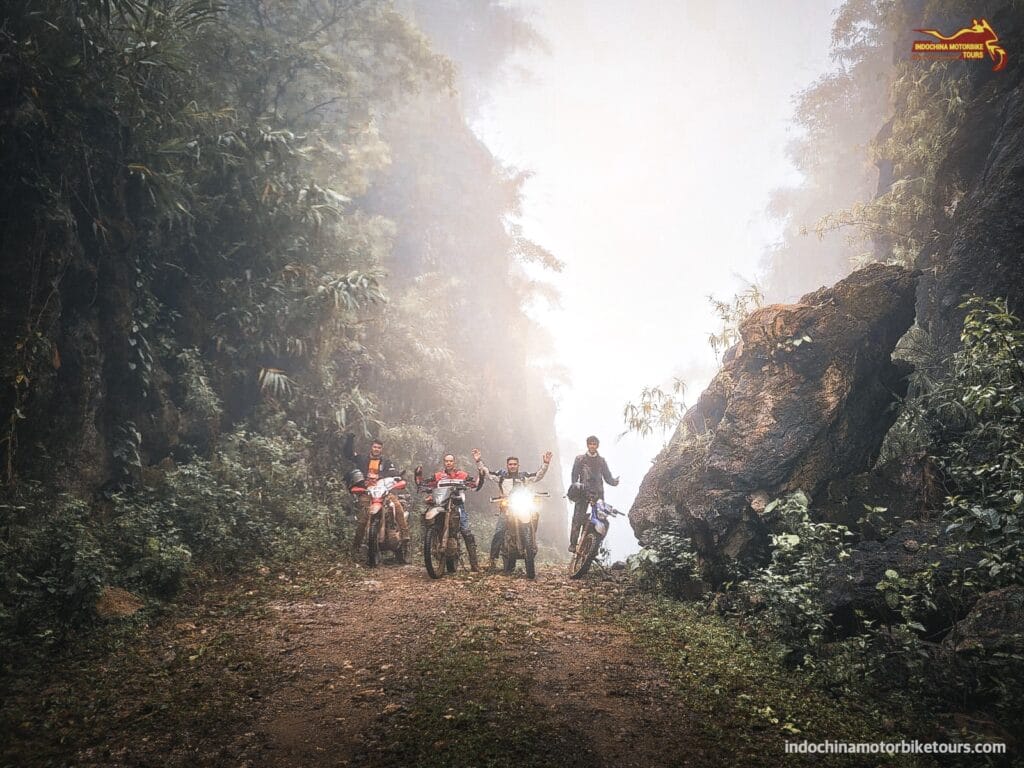 Unforgettable Pakse Motorbike Loop Tour to Bolaven Plateau and Wat Phu - 3 Days Laos Motorcycle Tours 2 Unforgettable Pakse Motorbike Loop Tour to Bolaven Plateau and Wat Phu - 3 Days